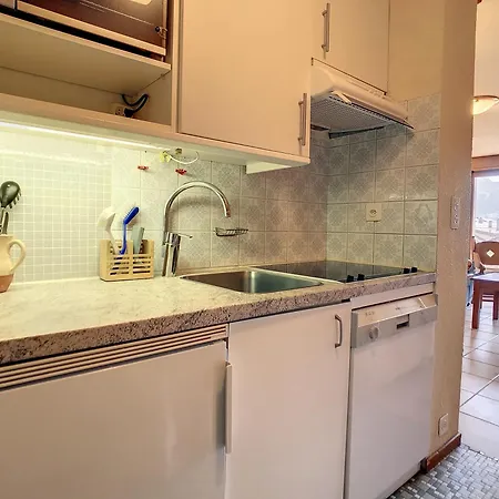 Foehn 005 アパート *